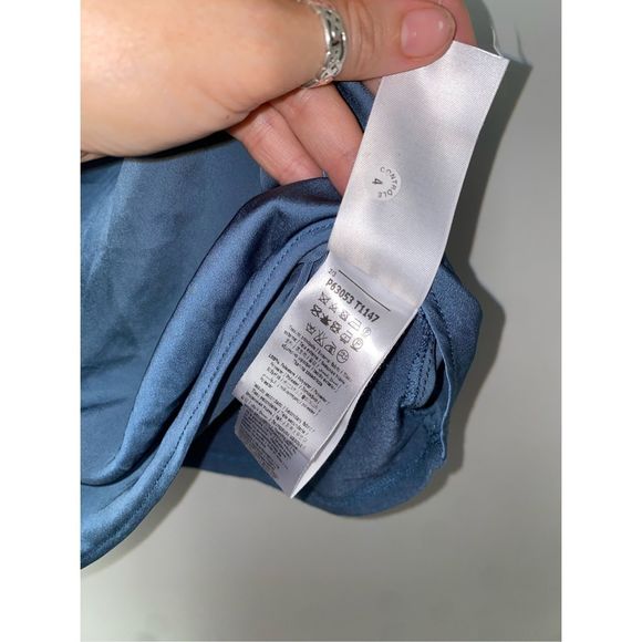 Liu Jo Italian Sleeveless Blue Satin Wrap Blouse, Size IT 40/ US Small, MP $248 - Picture 5 of 14